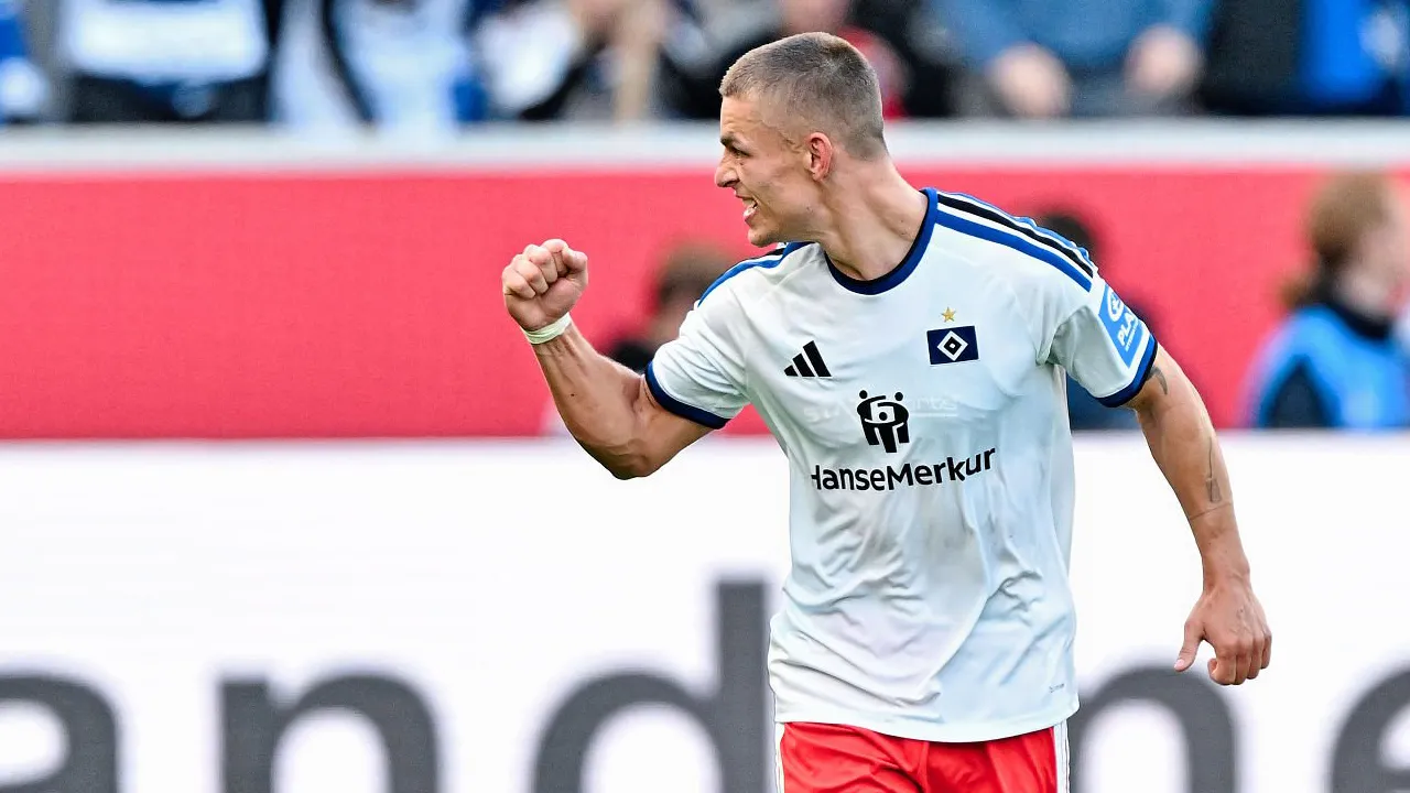 Miro Muheim Nikmati Momen Spesial Usai Antar Hamburg Kalahkan Stuttgart