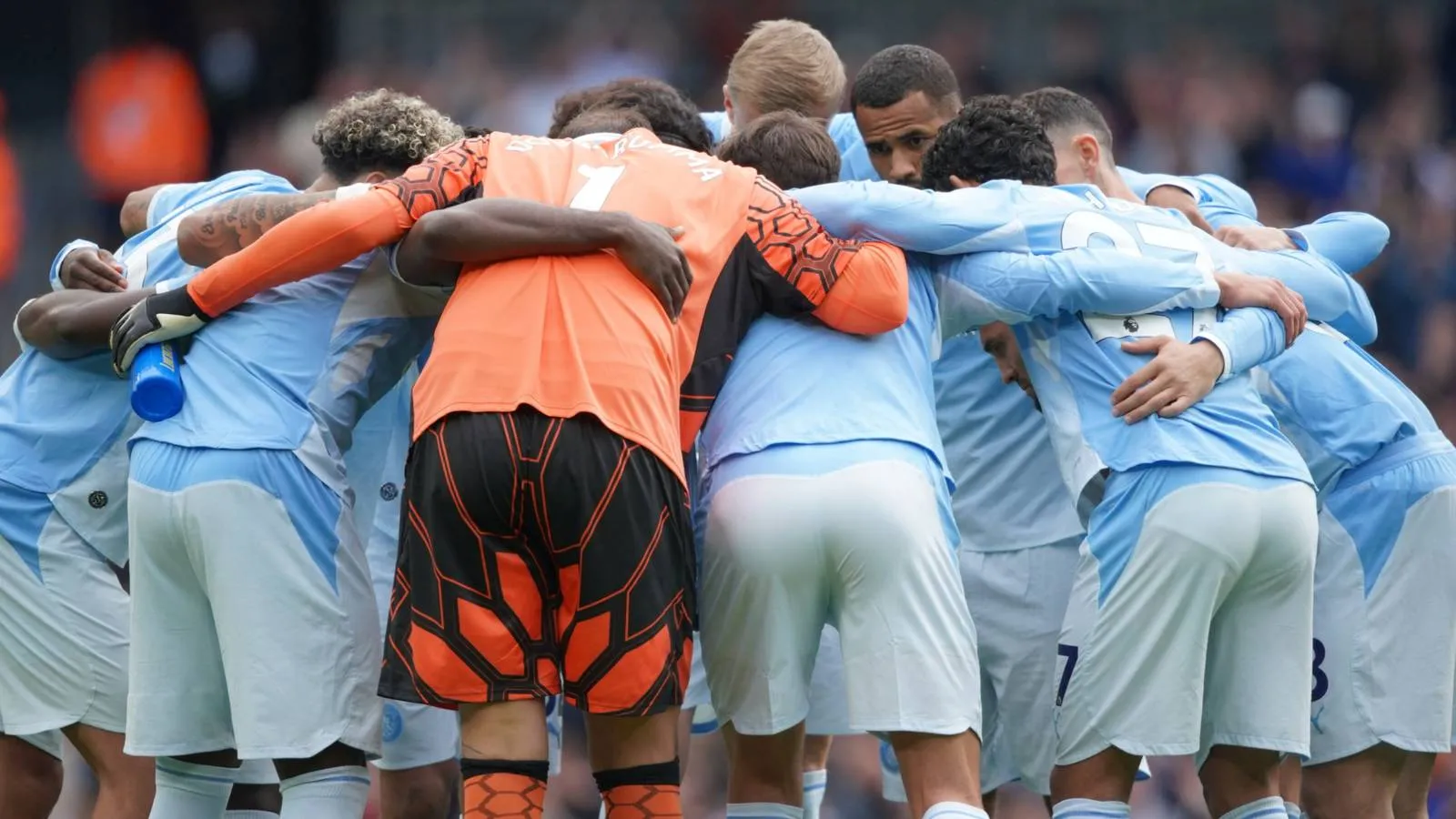 Performa Pemain Kunci Manchester City Menurun Usai Vonis Bersalah - sumber: (givemesport)