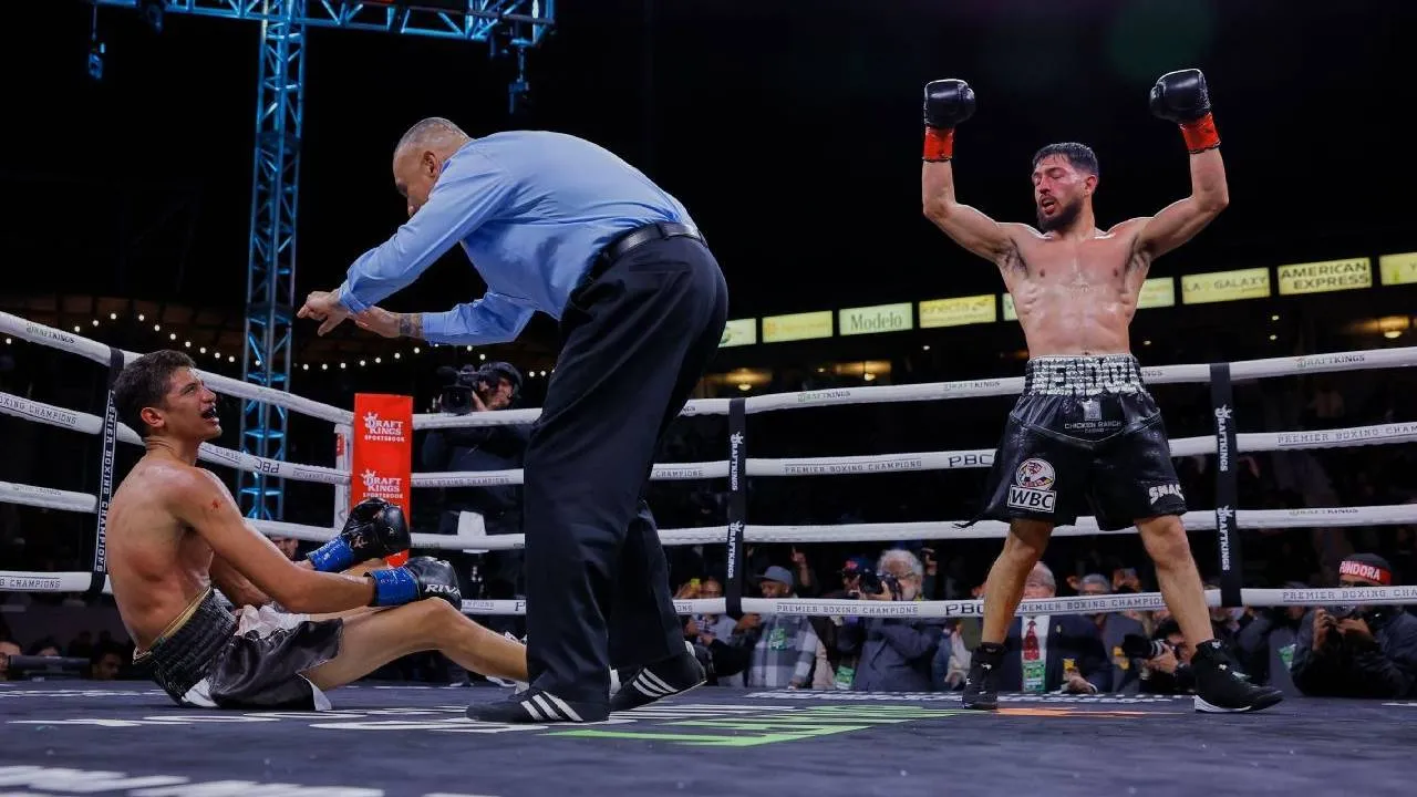 Brian Mendoza (kanan) memberikan kekalahan pertama sekaligus satu-satunya bagi Sebastian Fundora pada April 2023. (Foto: Fight TV)