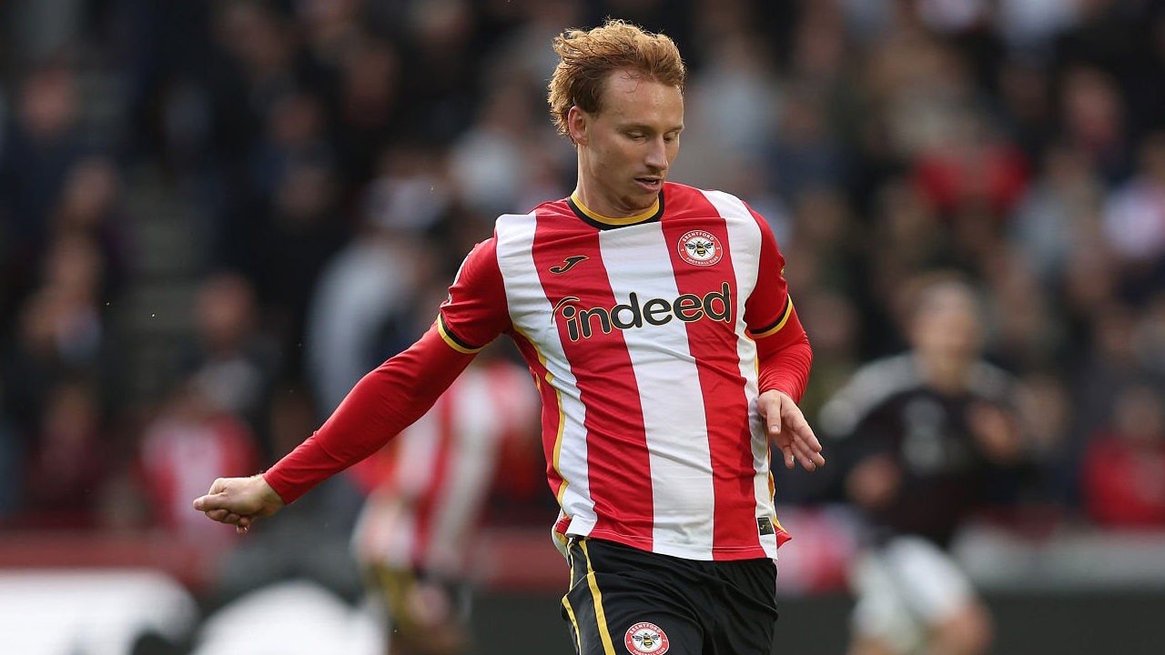 Sepp van den Berg Akui Kartu Merah Bikin Brentford Sulit Tahan Liverpool