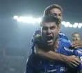Sundulan Julio Cesar Pastikan Keunggulan Persib Atas Persik