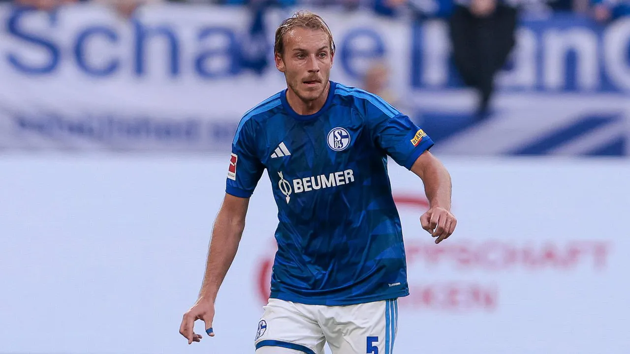 Timo Becker Sebut Schalke Beruntung Hanya Kalah 0-1 dari Mainz