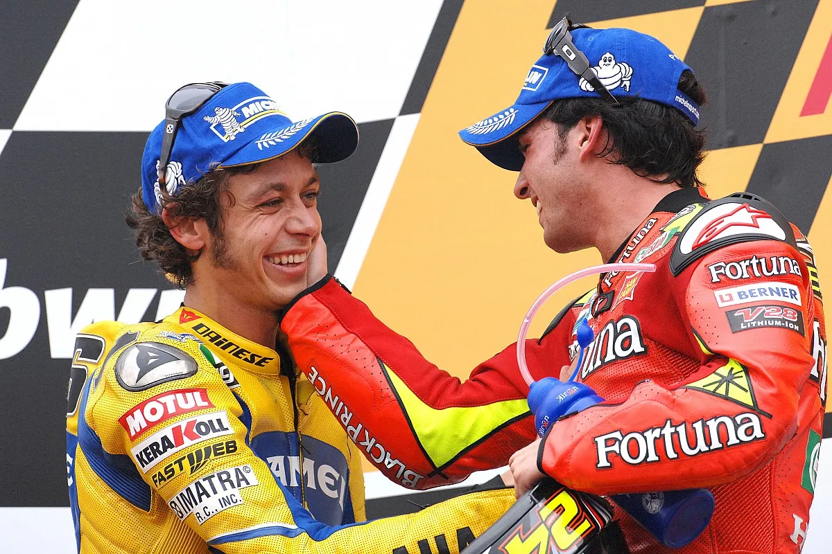 Toni Elias Menangkan MotoGP dengan Selisih Terkecil Lawan Rossi - sumber: (motorsport)