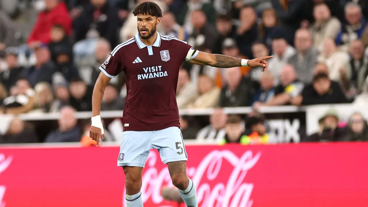 Tyrone Mings Bangga Villa Bungkam Newcastle di St James Park