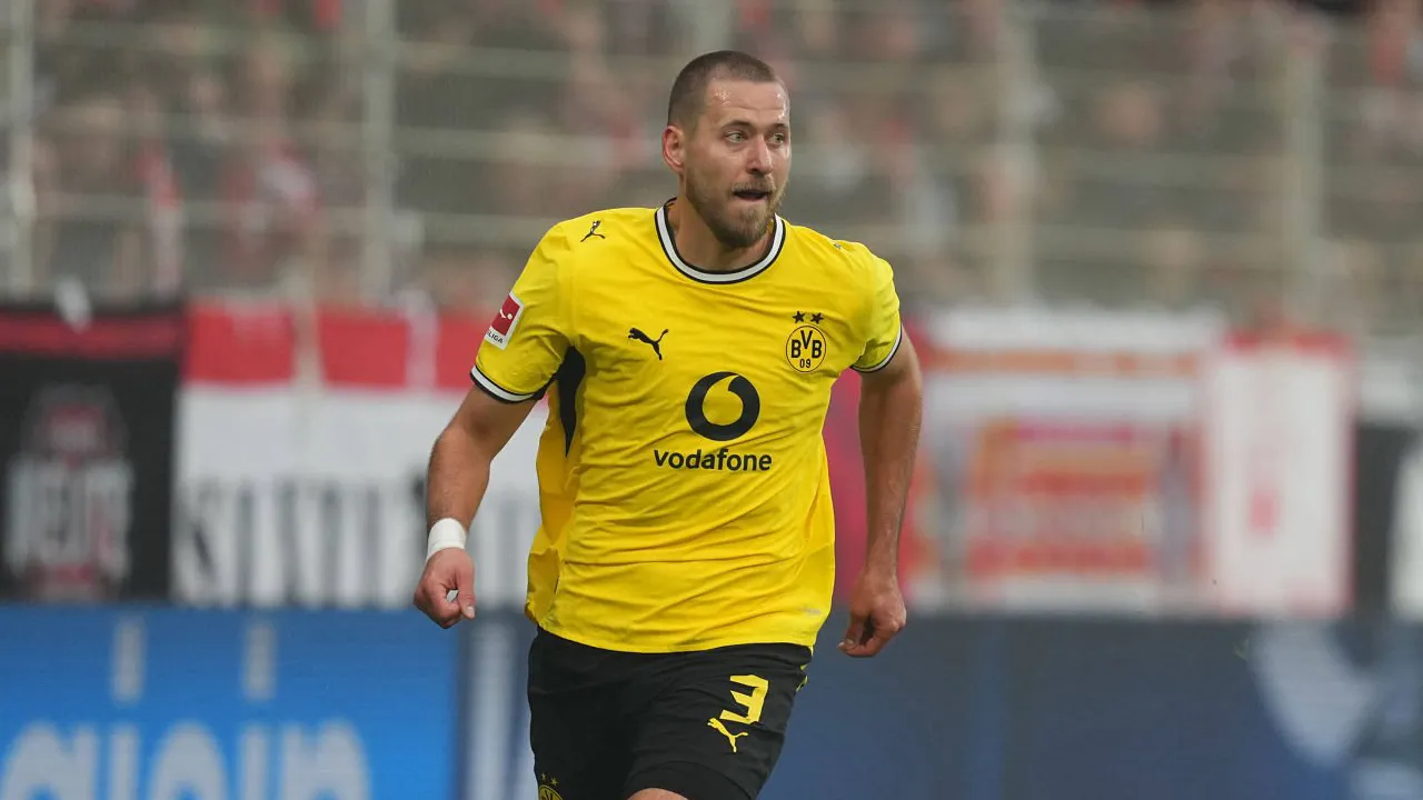 Waldemar Anton Sebut Penyelesaian Akhir Jadi Pekerjaan Rumah Dortmund