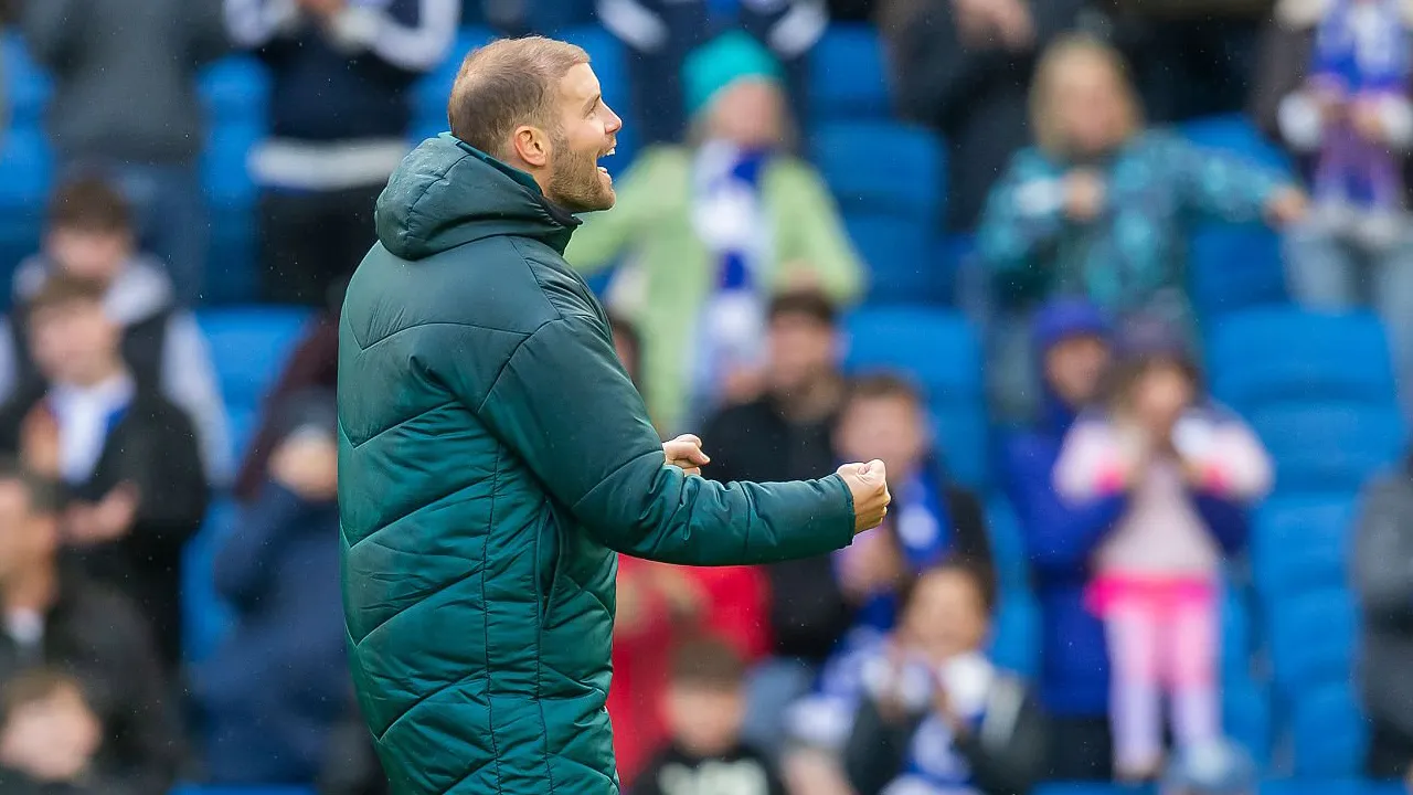 Fabian Hurzeler Puji Brighton Usai Hancurkan Crystal Palace 5-0