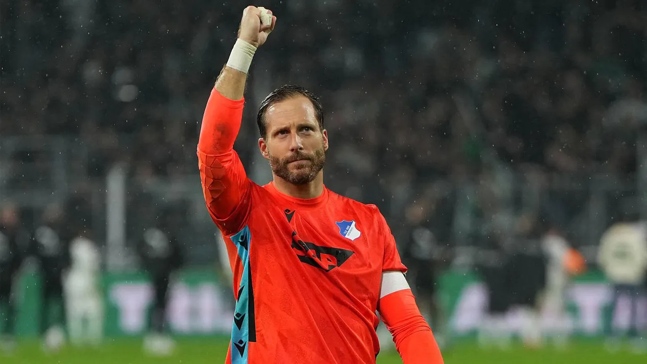 Hoffenheim Mulai Bangkit, Oliver Baumann Mengaku Happy