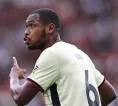 Issa Diop Tak Keberatan Diplot di Sisi Mana Saja oleh Gary O'Neil