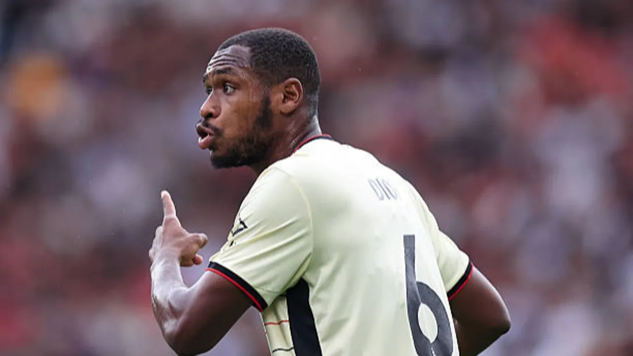 Issa Diop menegaskan kesiapannya bermain di posisi mana saja di lini belakang demi membantu performa terbaik tim