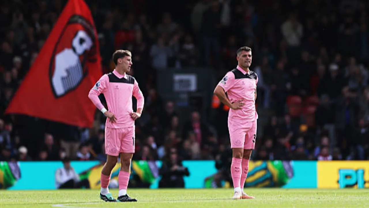 Rob Green sebut Sunderland hancurkan diri sendiri akibat kesalahan fatal lini belakang yang berujung kekalahan dari Bournemouth
