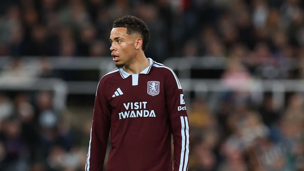 Unai Emery puji perkembangan pesat Alysson usai melakoni debut starter manis bersama Aston Villa di St James' Park