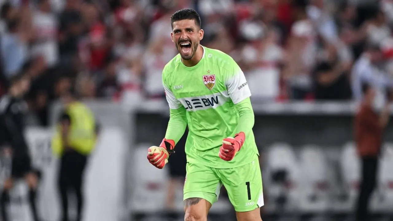 Agen Fabian Bredlow Tawarkan Kliennya ke untuk Jadi Kiper Cadangan Bayern