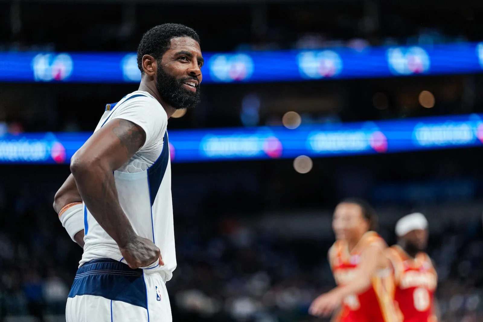 Kyrie Irving Pertimbangkan Pensiun Sebelum Usia 40 Tahun - sumber: (mainbasket)