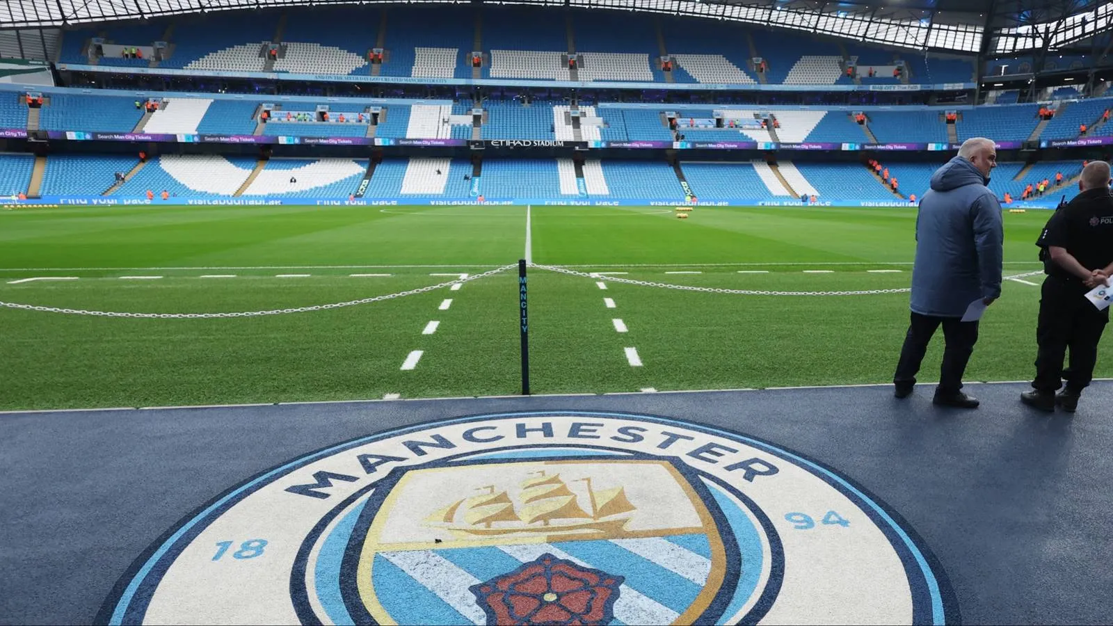Manchester City Terancam Degradasi Berkepanjangan Akibat Sanksi Berat - sumber: (givemesport)