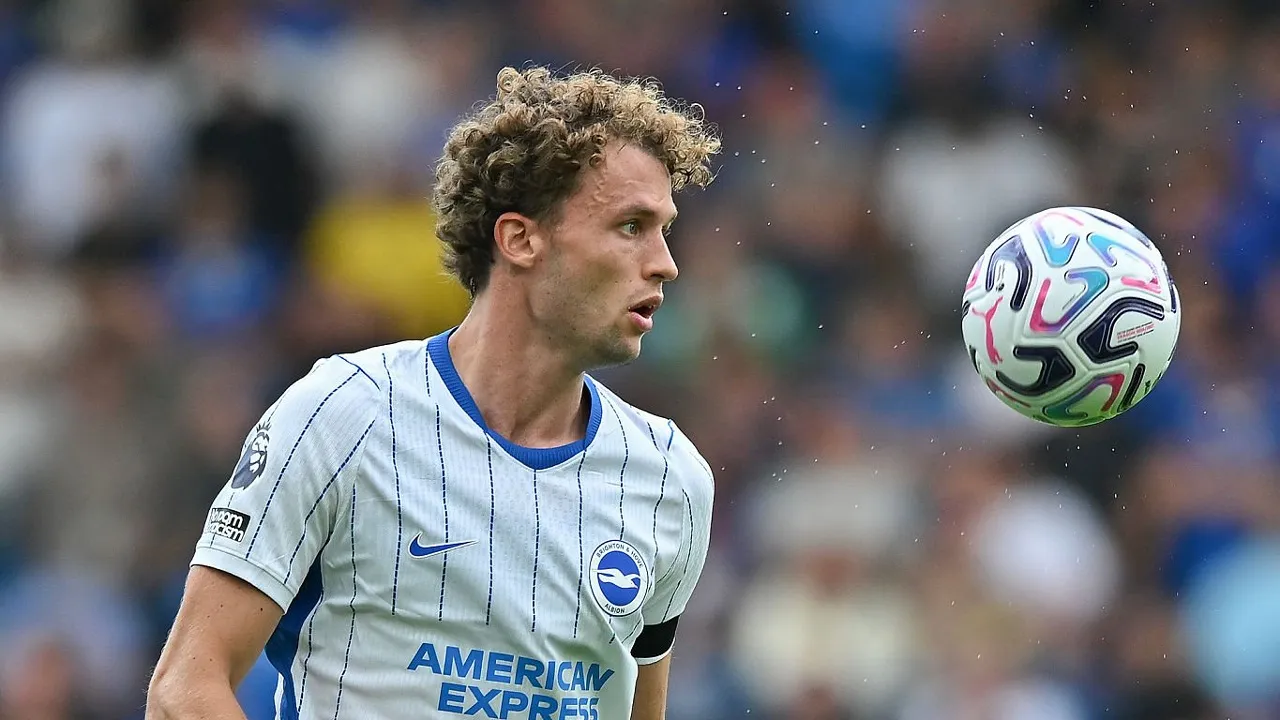 Mats Wieffer berpeluang kembali memperkuat Brighton usai absen lama akibat cedera lutut yang dialaminya sejak Agustus lalu