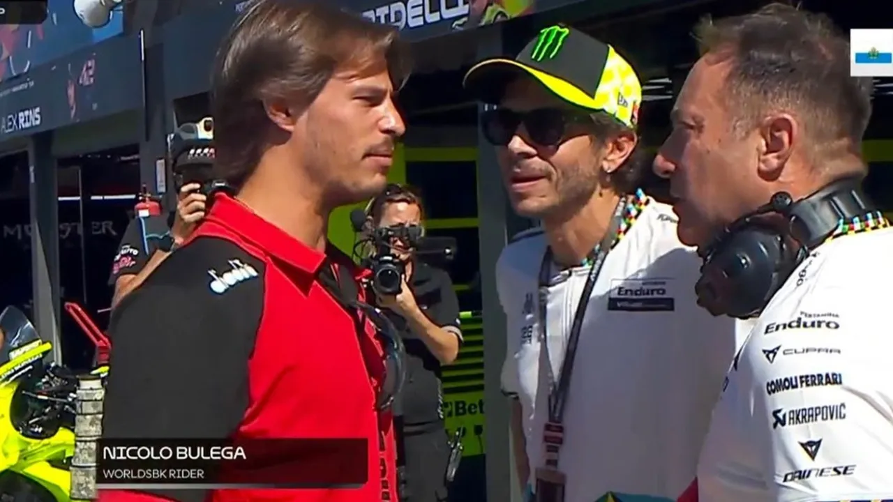 Nicolo Bulega dan Valentino Rossi