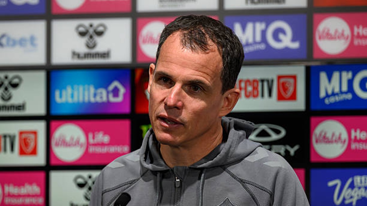 Regis Le Bris Desak Pemain Sunderland Bangkit Usai Dilibas Bournemouth