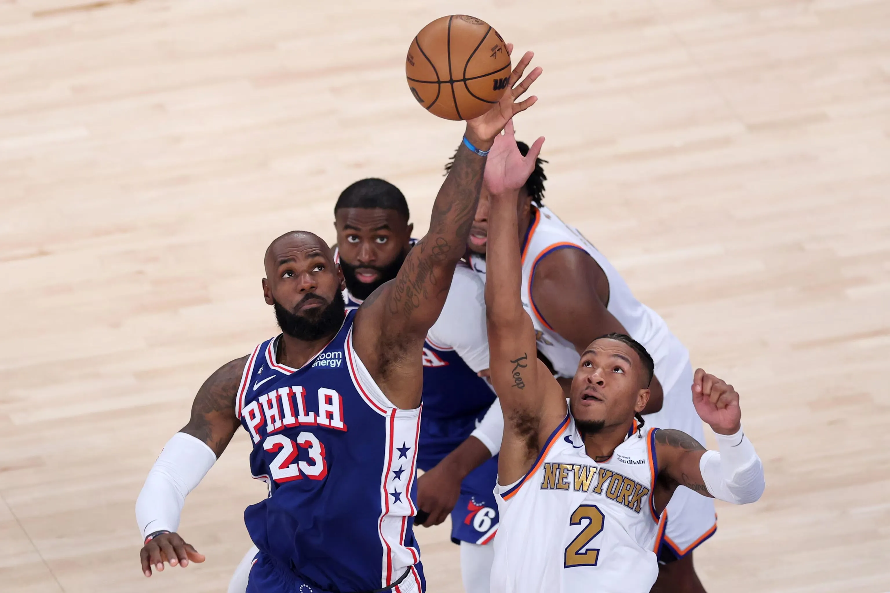 76ers Gagalkan Perayaan Juara Knicks di Laga Pembuka - sumber: (mainbasket)