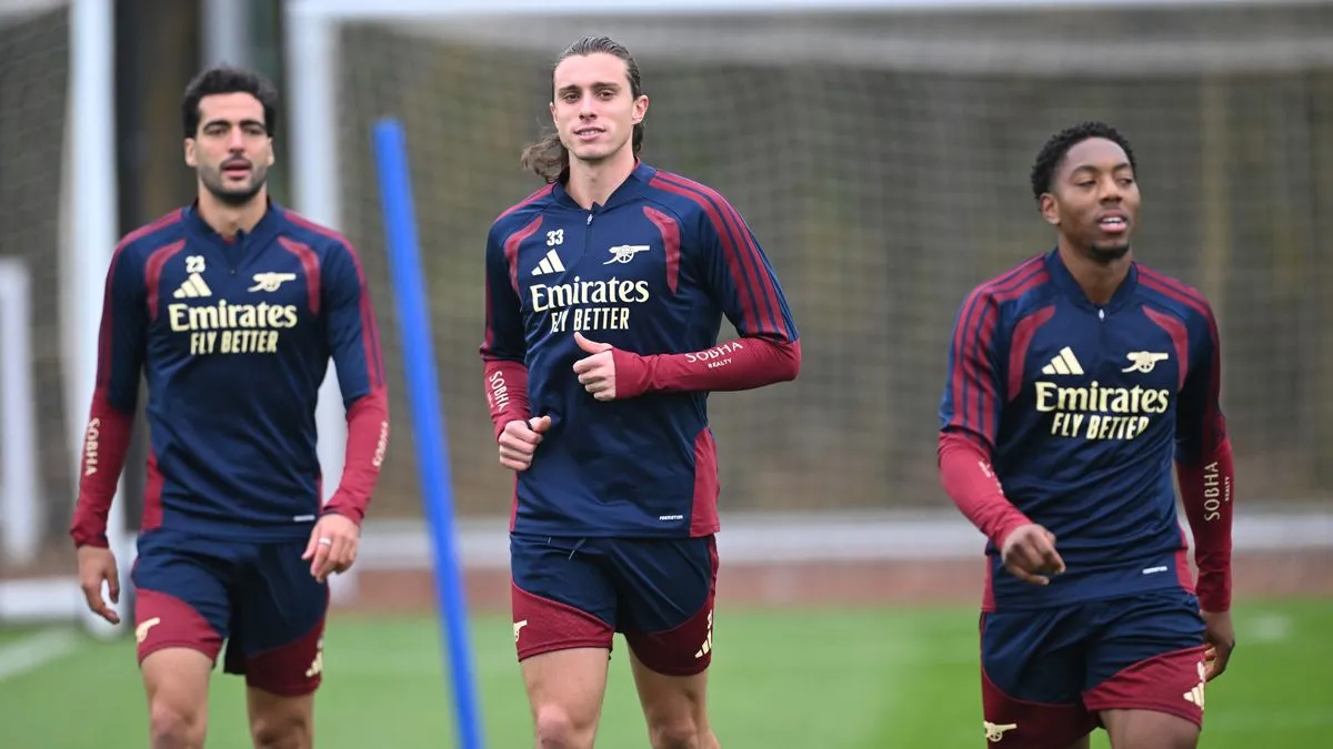Arsenal Hadapi Bayern: Tiga Pergantian, Isu Bek Kiri - sumber: (footballlondon)