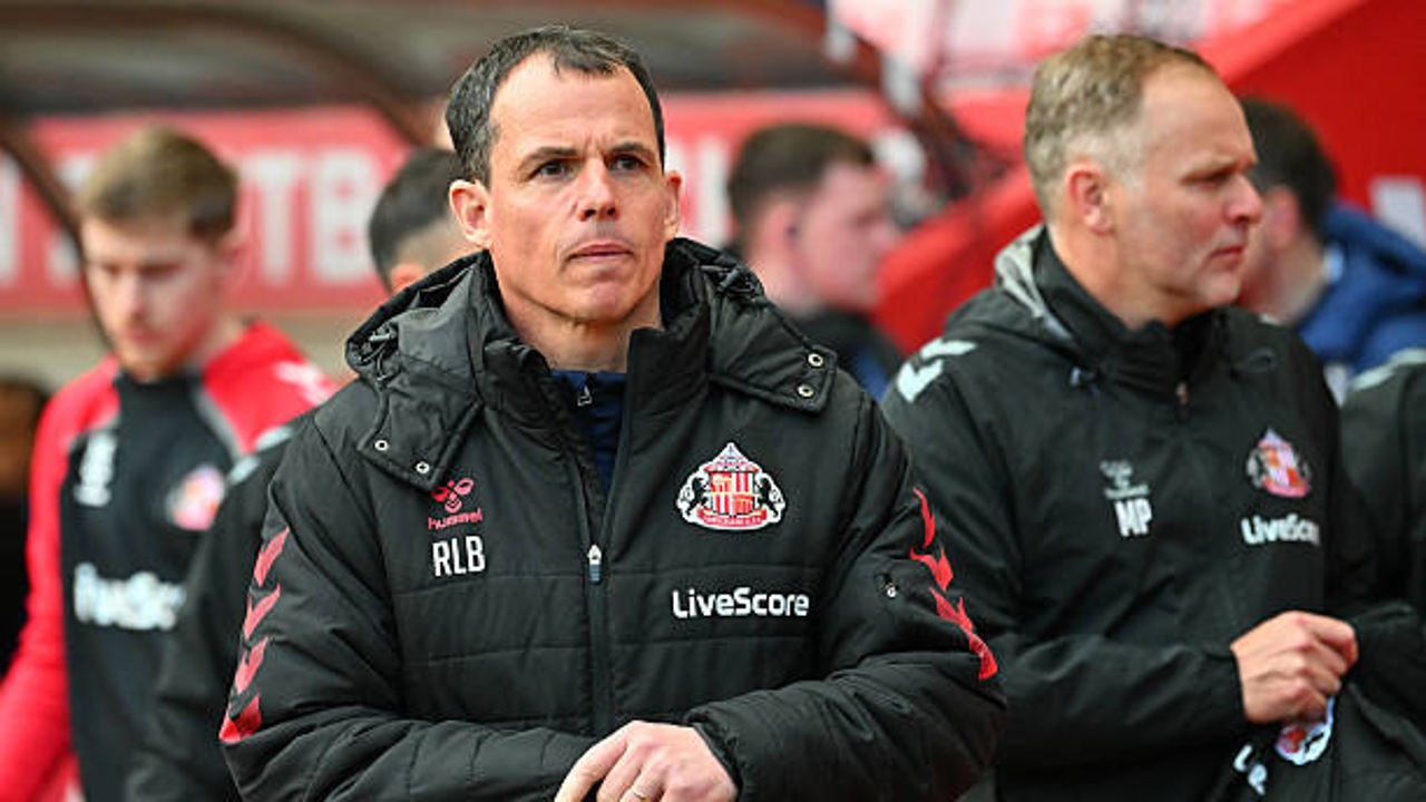 Gary Bennett Sebut Performa Sunderland Sangat Memprihatinkan