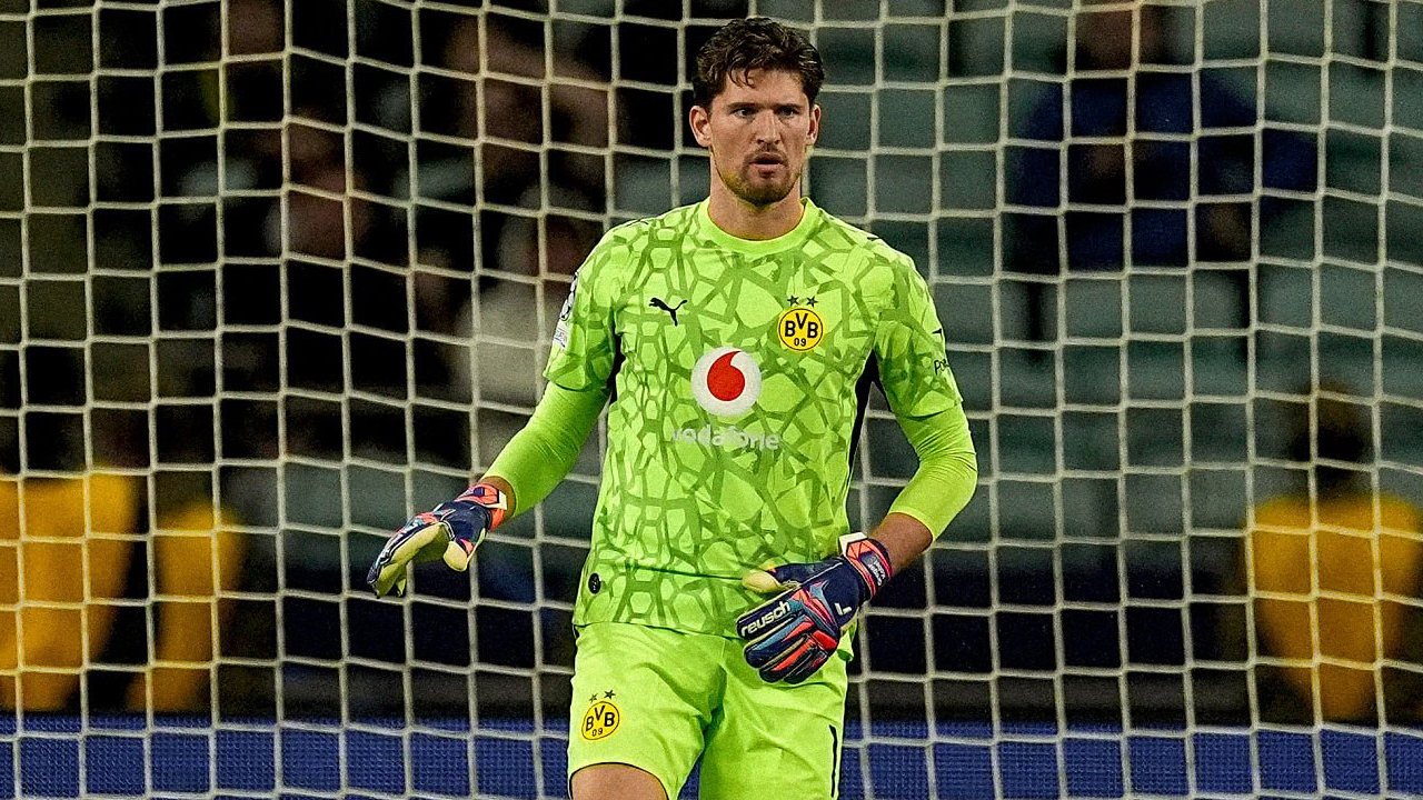Gregor Kobel Tak Sepenuhnya Puas Meski Dortmund Kalahkan Sabah