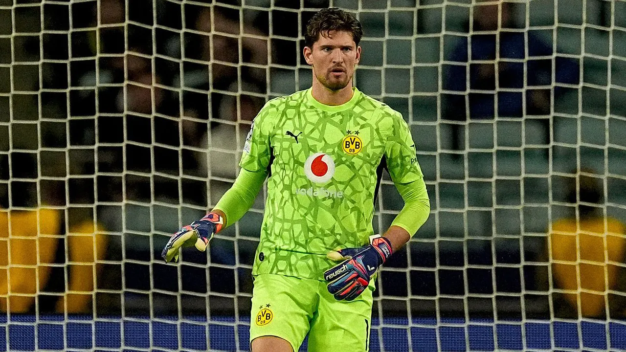 Gregor Kobel Tak Sepenuhnya Puas Meski Dortmund Kalahkan Sabah