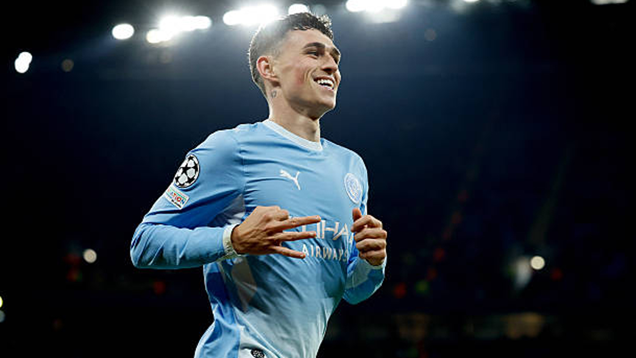 Hat-trick Phil Foden Warnai Kemenangan Manchester City atas AEK Athens