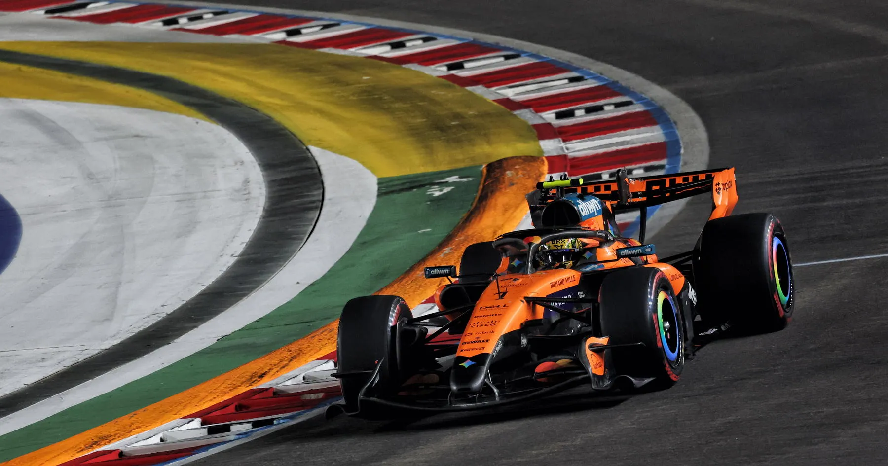 McLaren Ungkap Perubahan MCL40 untuk Tingkatkan Performa - sumber: (racingnews365)
