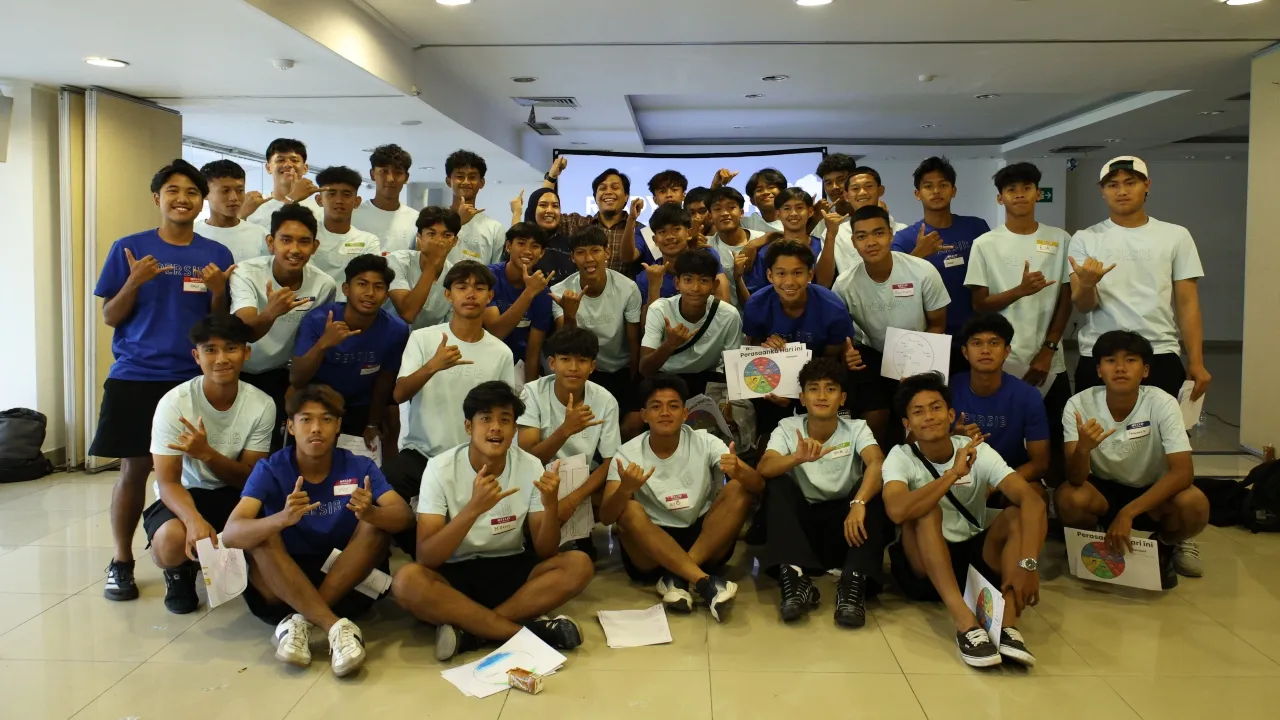 Pemain Persib U-18 ketika mendapat psikoedukasi dan trauma healing