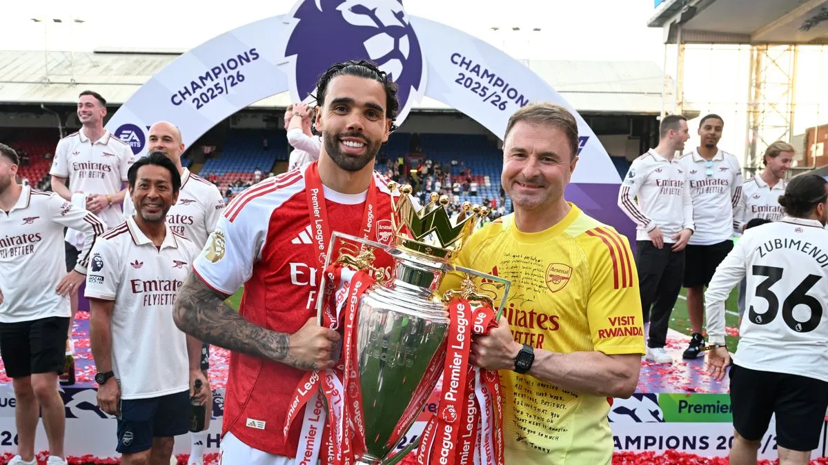 Peter Schmeichel Puji Keputusan Arteta Pilih David Raya - sumber: (footballlondon)