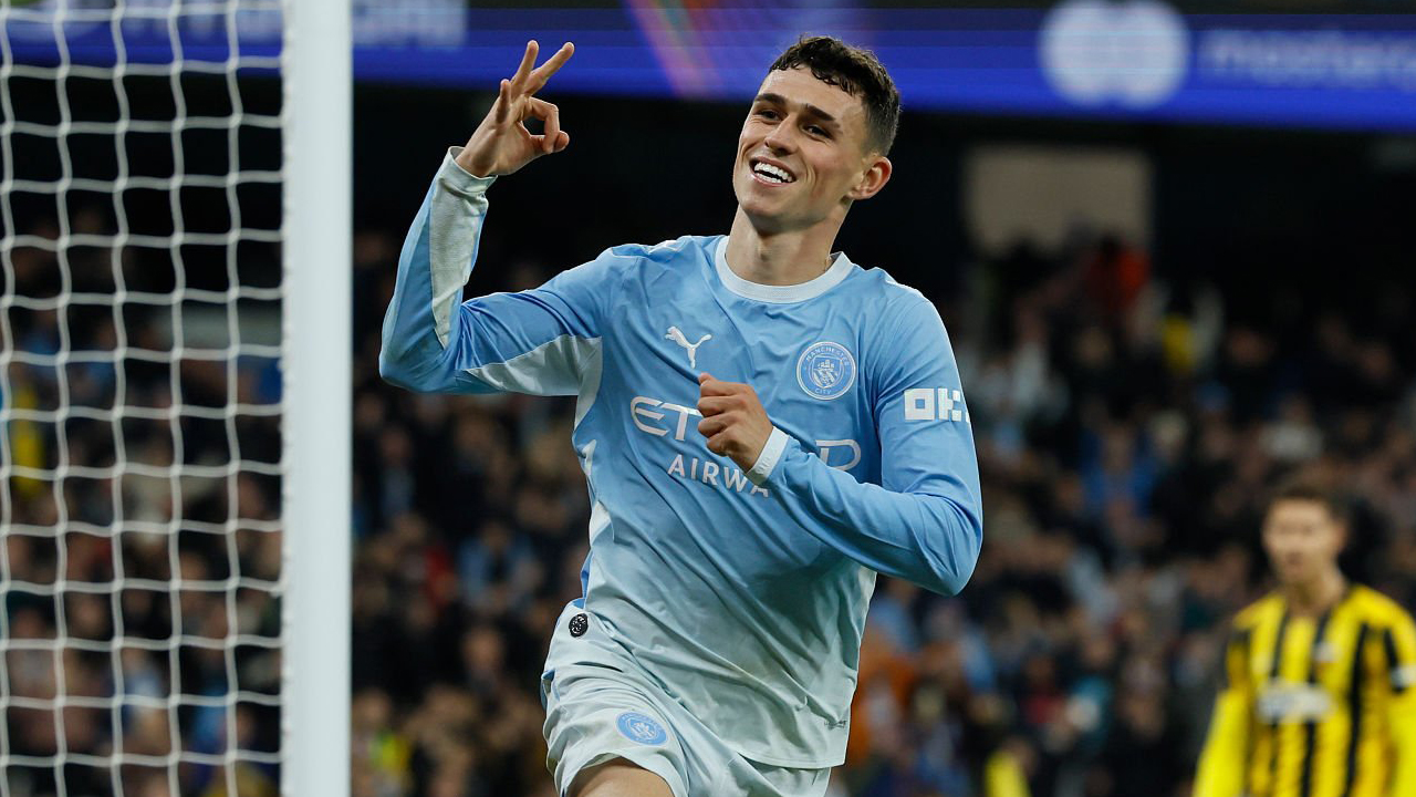 Phil Foden Makin PeDe Usai Cetak Hat-trick ke Gawang AEK Athens