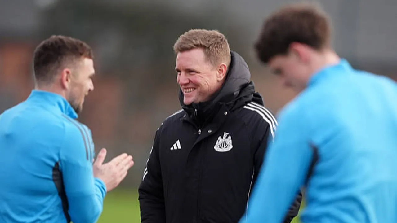Sebastien Bassong menilai kepergian Eddie Howe menjadi pukulan paling telak bagi Newcastle United melebihi hengkangnya pemain bintang