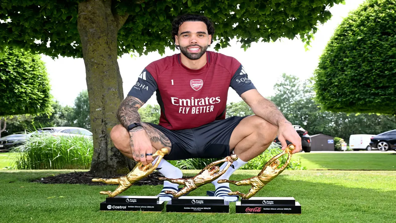 David Raya mengungkap cita-citanya untuk bermain bagi salah satu klub La Liga jika ia meninggalkan Arsenal suatu saat nanti / via Getty Images
