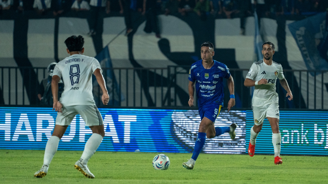 Umuh Dorong Motivasi Penggawa Persib Atasi Madura United