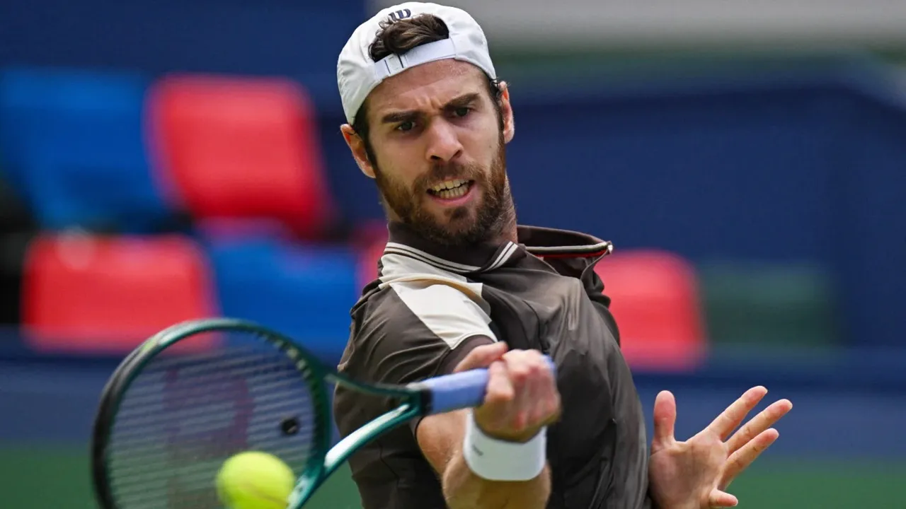 Usai Perpisahan Mengejutkan, Karen Khachanov Jalin Kerja Sama Dengan Pelatih Baru