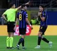 Bastoni Terima Dua Kartu Kuning dalam Dua Menit Lawan Shakhtar Donetsk