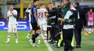 Chivu Kritik Kartu Merah Bastoni, Ungkap Instruksi Khusus di Jedah Babak