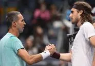 Gestur Menyentuh Stefanos Tsitsipas Bagi Mikhail Kukushkin Di Almaty