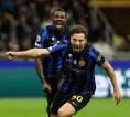 Inter Raih Kemenangan Tipis atas Shakhtar Meski Bastoni Dikartu Merah