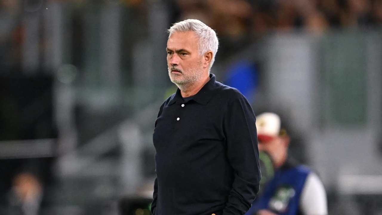 Jose Mourinho Menepis Perubahan Taktik karena El Clasico