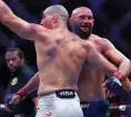 Khamzat Chimaev Tantang Sean Strickland untuk Duel Ulang UFC