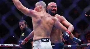 Khamzat Chimaev Tantang Sean Strickland untuk Duel Ulang UFC