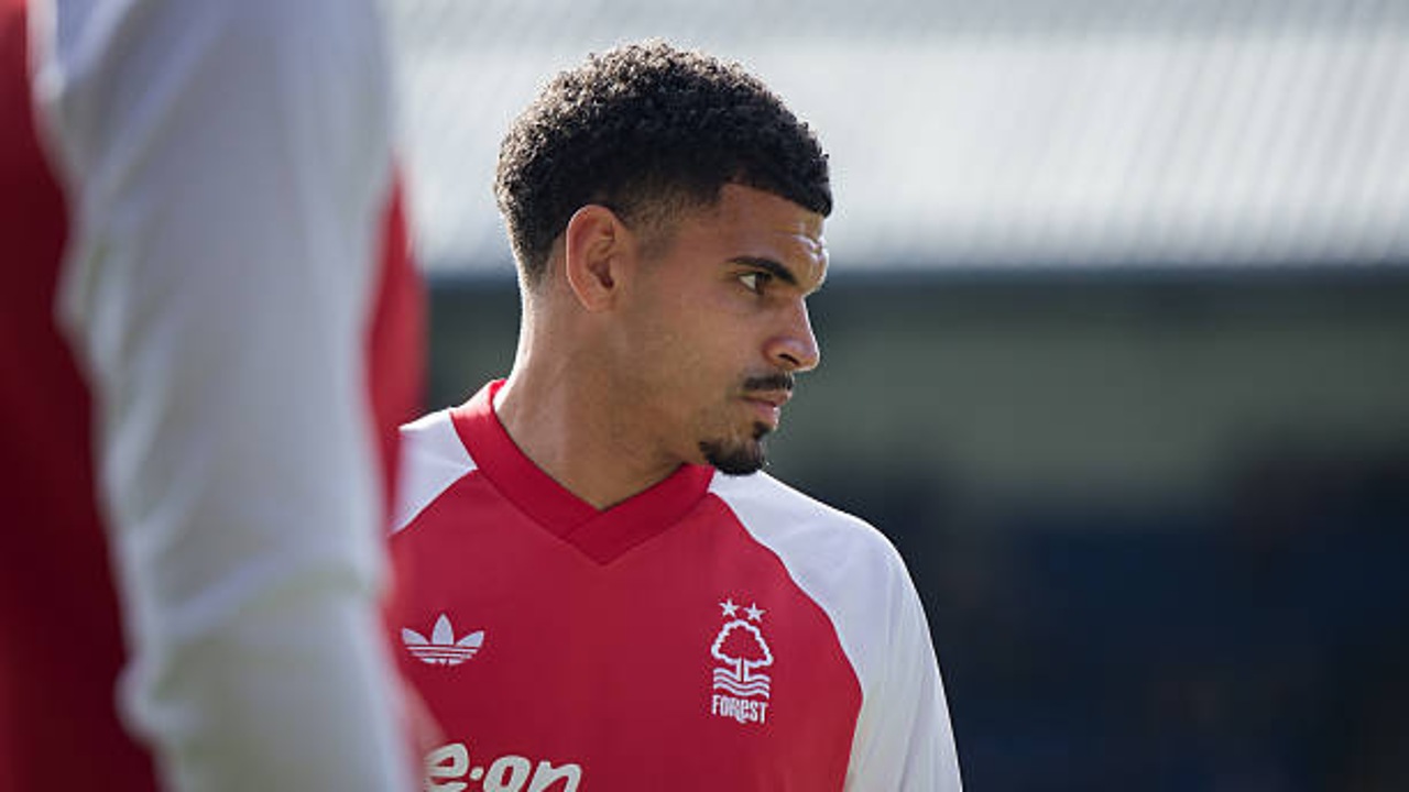 Morgan Gibbs-White Dipastikan Siap Bela Nottingham Forest