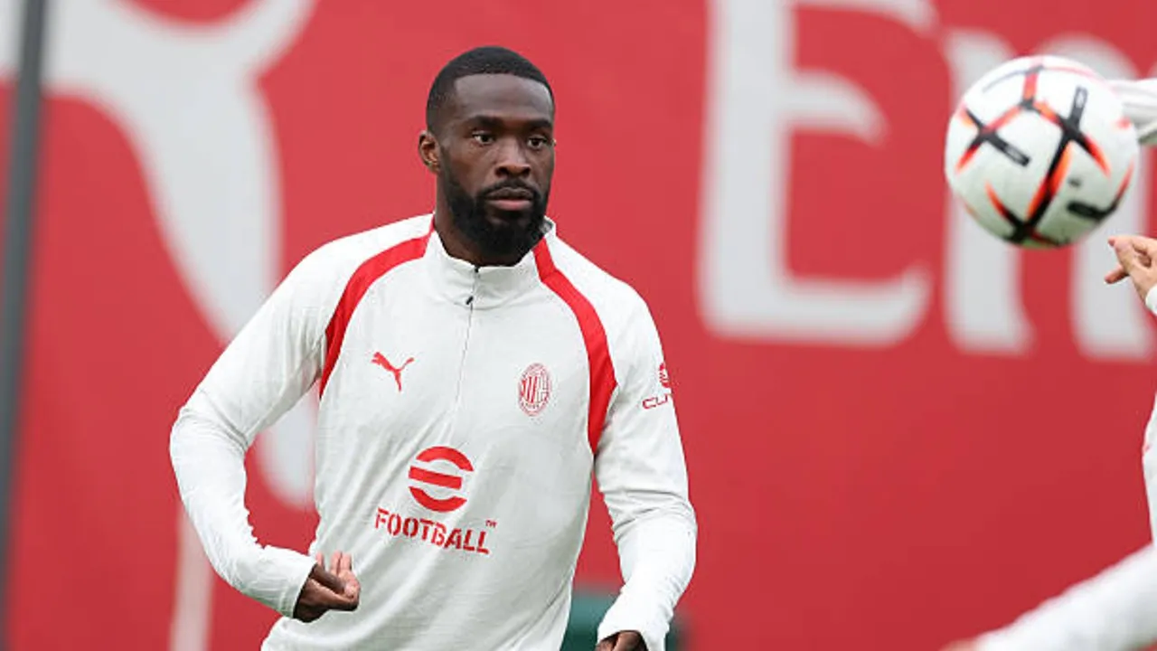 Newcastle United Bidik Bek AC Milan Fikayo Tomori Secara Gratis