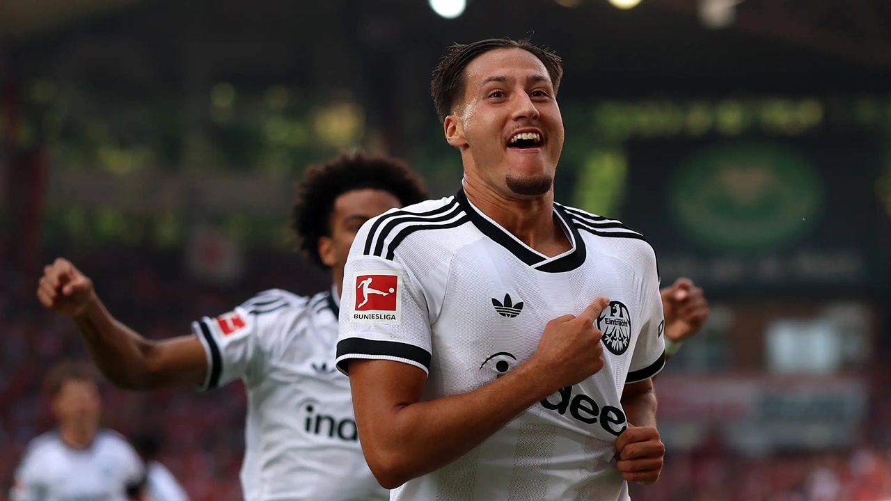 Tottenham Disarankan Untuk Rekrut Striker Eintracht Frankfurt