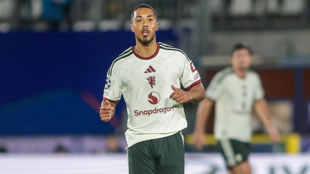 Youri Tielemans Sebut MU Terlalu Mudah Dikalahkan Como
