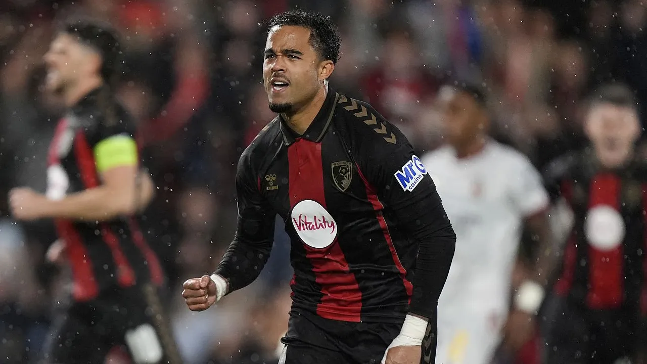 Bantai AC Milan 3-0, Justin Kluivert Sebut Bournemouth Punya Kualitas
