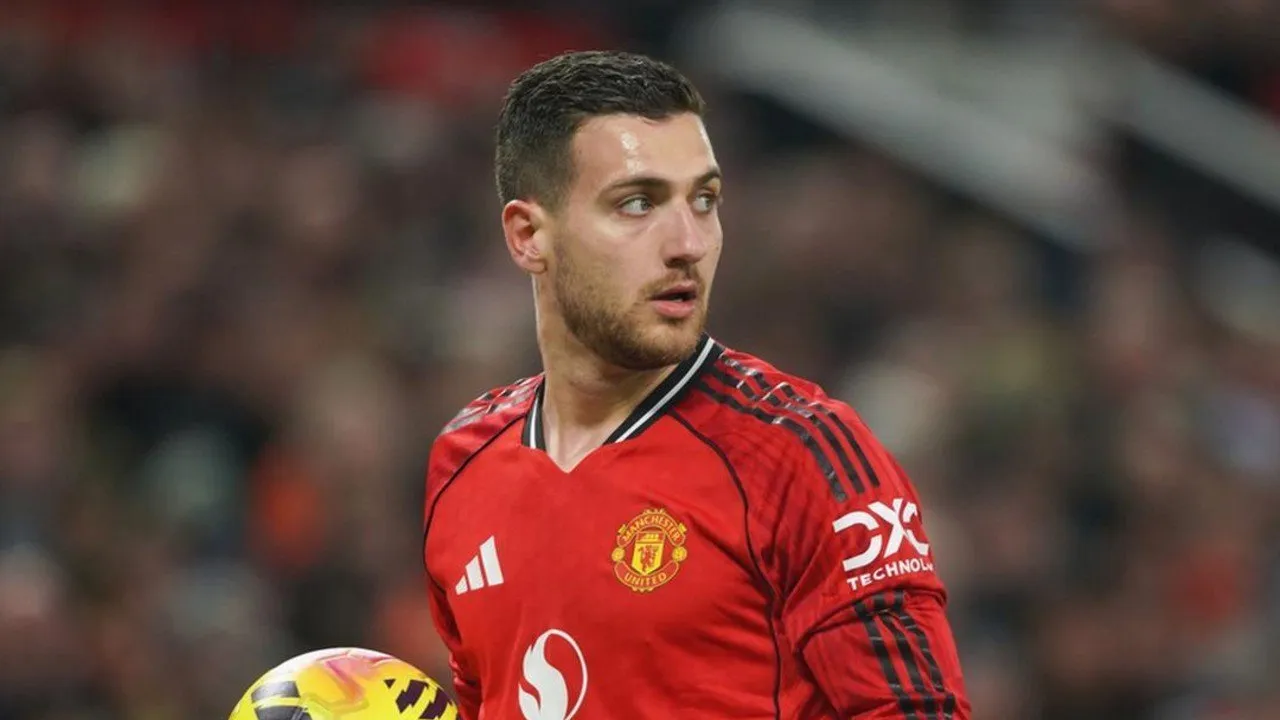 Bisa Kembali ke Italia, Diogo Dalot Dibidik AC Milan, Inter, dan Juventus