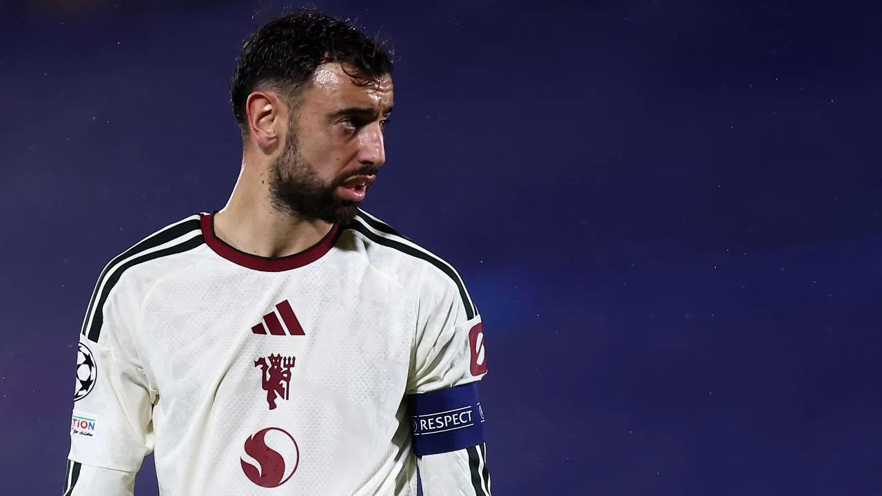 Bruno Fernandes Terancam Kehilangan Ban Kapten MU Usai Kritik Carrick