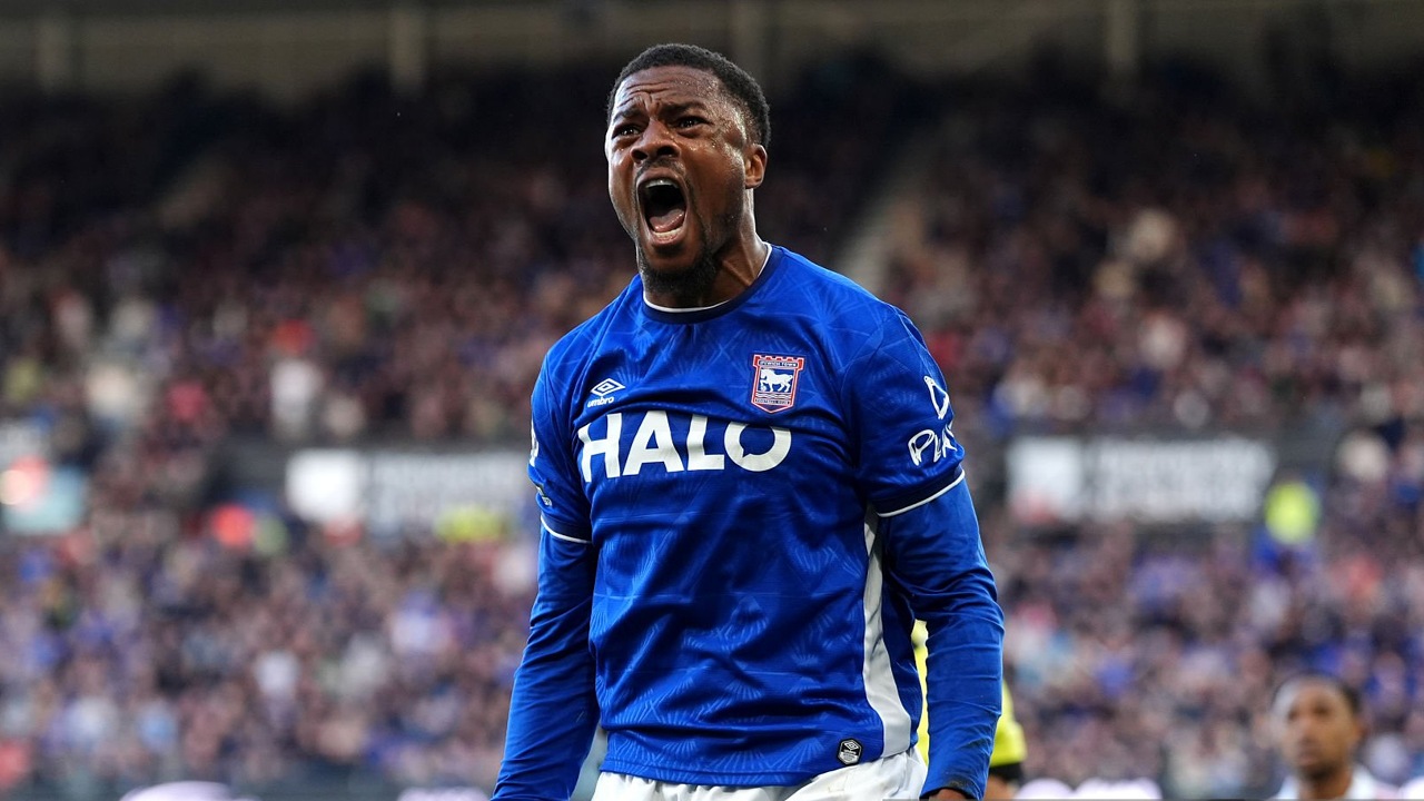 Chuba Akpom Sebut Performa Kandang Jadi Kunci Keselamatan Ipswich Town